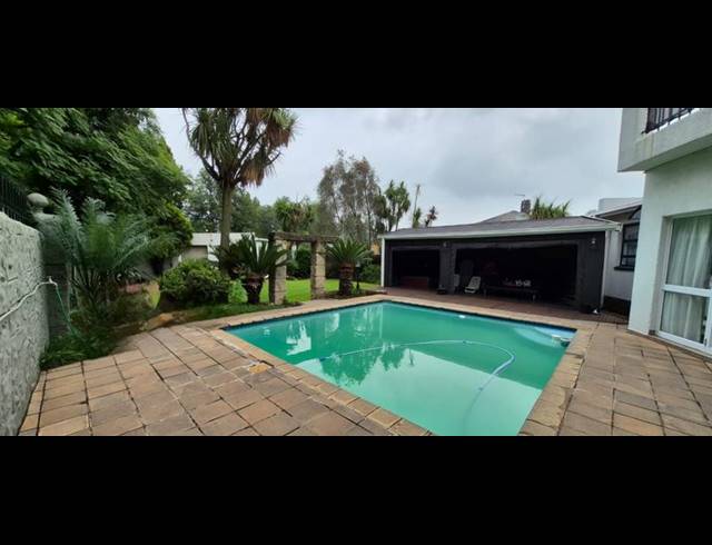 3 BEDROOM HOUSE FOR SALE IN SELECTION PARK